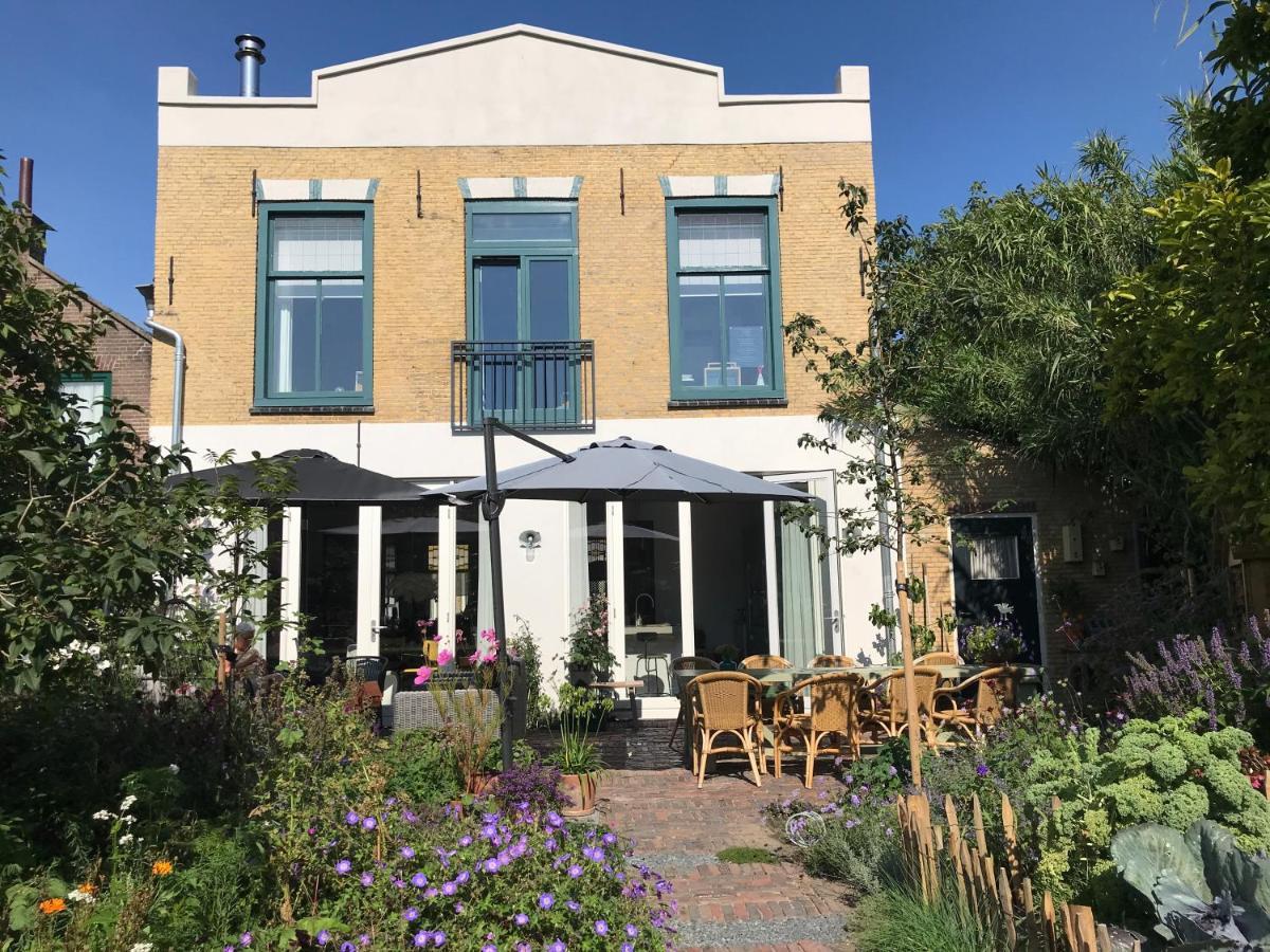 B&B Logeren Bij De Burgemeester Stad aan 't Haringvliet Экстерьер фото